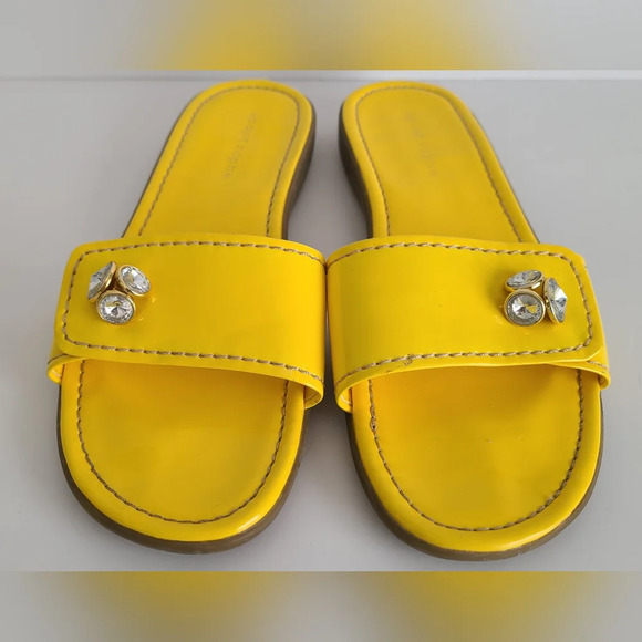 Apostrophe Yellow Flat‎ Slide In Sandals Women’s Size 10 - Picture 2 of 8